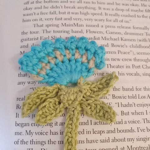 Antique Flower Bookmark Crochet - by Fiona Whyte